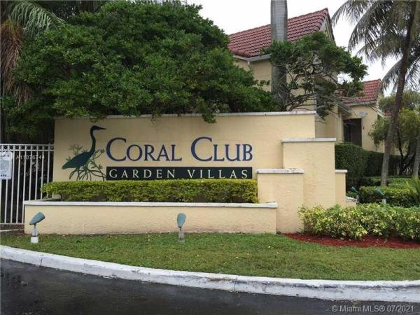 Coral Club Garden Villas, 15051 SW 103rd Ln #4201, The Hammocks, Florida 33196, image 2