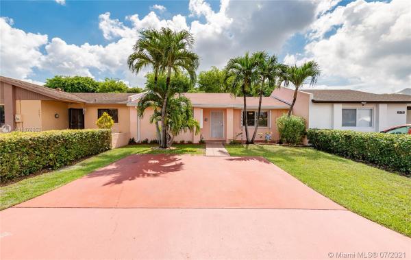 Lakes Of Acadia, 19731 NW 52nd Ct, Miami Gardens, Florida 33055, image 2