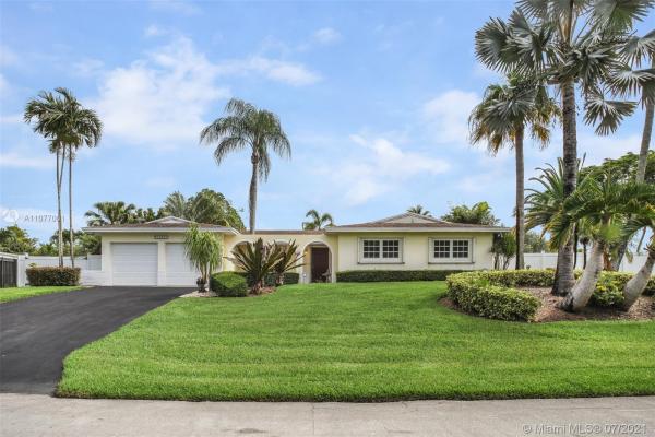 Pine Shore, 10801 SW 122nd St, Kendall, Florida 33176, image 2