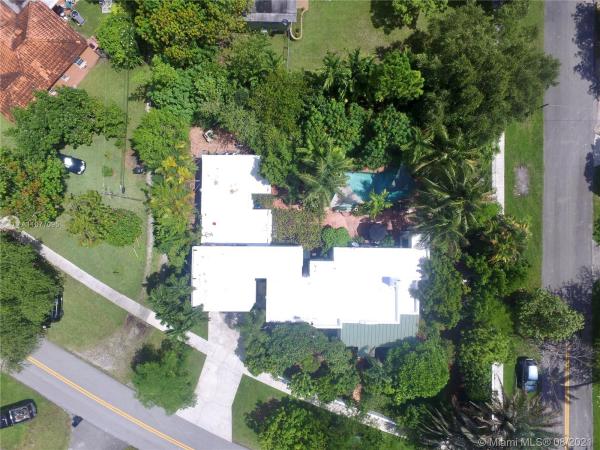 Country Club Estates, 299 Pinecrest Dr, Miami Springs, Florida 33166, image 2