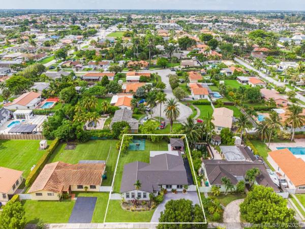 Tamiami Homes, 12230 SW 2nd St, Tamiami, Florida 33184, image 2