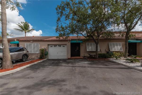 Lake Carol, 8408 Rednock Ln #8408, Miami Lakes, Florida 33016, image 2