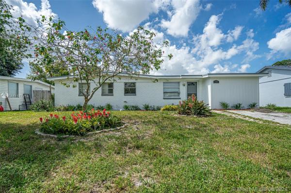 Palm Beach Cabana Colony, 3762 Everglades Rd, Palm Beach Gardens, Florida 33410, image 2
