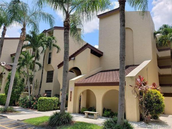 Kenland Pointe, 9135 SW 125th Ave #305P, The Crossings, Florida 33186, image 2
