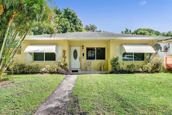 De Pauly Heights, 845 NW 132nd St, North Miami, Florida 33168, image 2