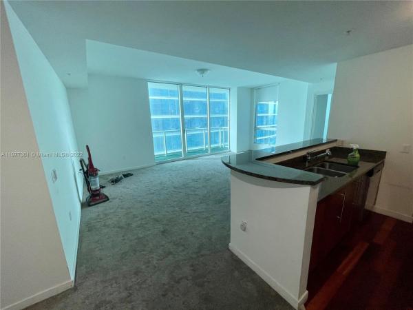Met 1, 300 S Biscayne Blvd #T-2702, Miami, Florida 33131, image 2
