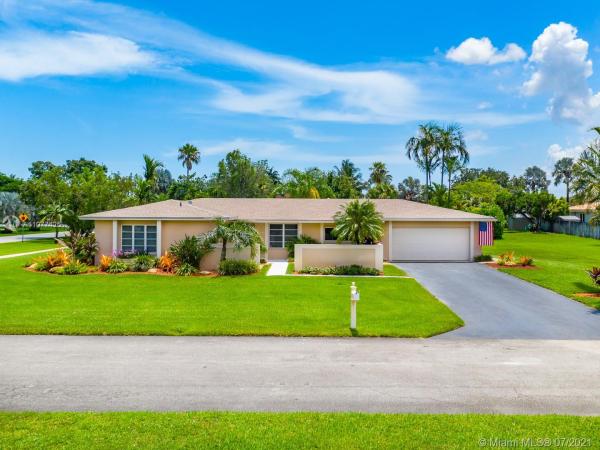 Pine Shore, 11202 SW 134th Ln, Kendall, Florida 33176, image 2