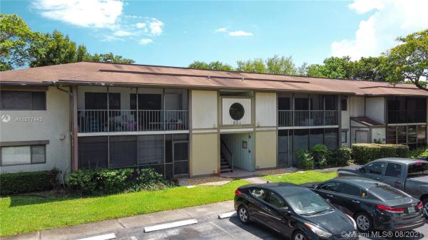 Carmel At The California Club, 801 NE 199th St #103, Ives Estates, Florida 33179, image 2