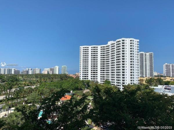 Parc Central Aventura South, Aventura, Florida 33180, image 2