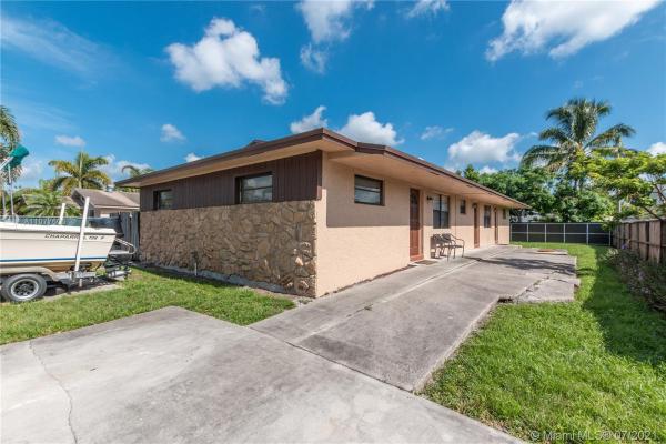 Gracewood, 6311 Fillmore St #1-2, Hollywood, Florida 33024, image 2
