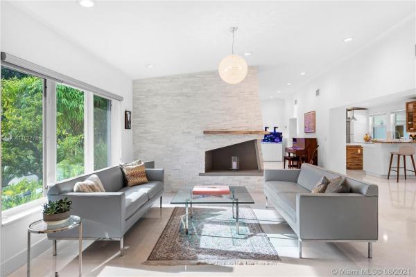 Traverse Manor, 11001 SW 64th Ave, Pinecrest, Florida 33156, image 2