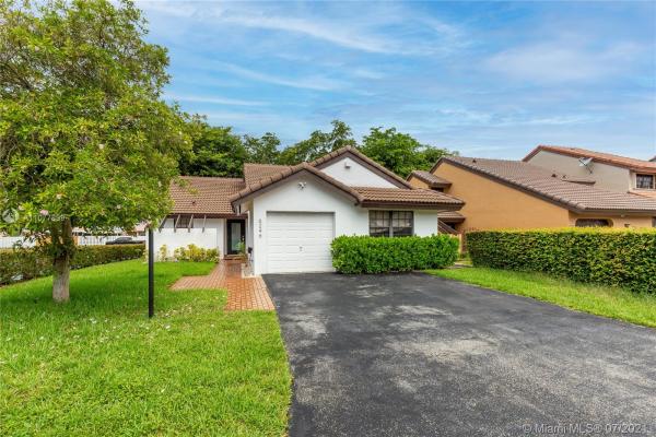 Sunset Harbour, 6246 SW 127th Pl, Kendale Lakes, Florida 33183, image 2