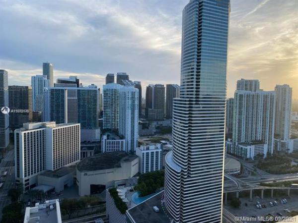 Centro, 151 SE 1st St #PH05, Miami, Florida 33131, image 2