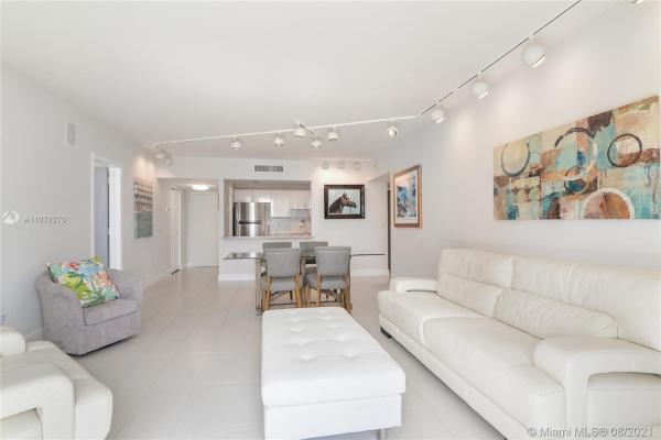 11111 Biscayne Blvd #9D, Unincorporated Dade County, Florida 33181, image 2