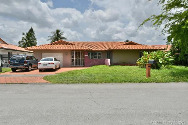 Loyola Estates, 2010 SW 104th Pl, University Park, Florida 33165, image 2
