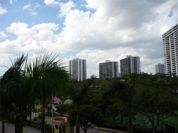 The Landmark, 20185 E Country Club Dr #407, Aventura, Florida 33180, image 1