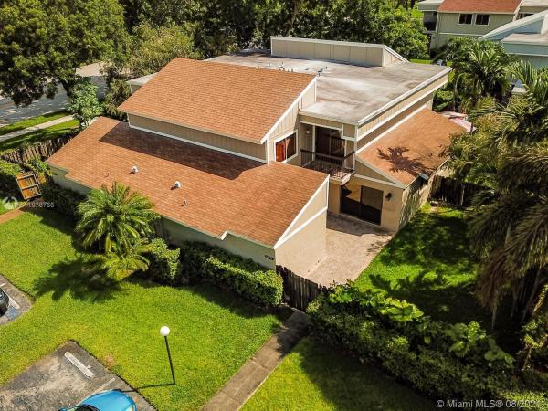 Lago West, 13297 NW 6th Ct, Plantation, Florida 33325, image 2