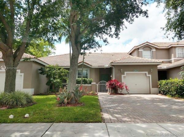 Regency Homes At Fairway Isles, 7701 S Aragon Blvd #2, Sunrise, Florida 33322, image 2