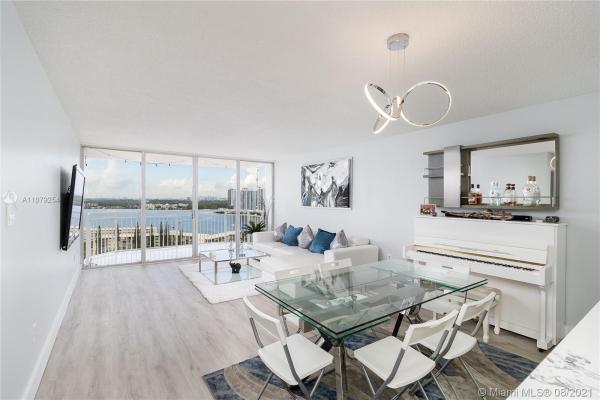 Del Prado, Aventura, Florida 33160, image 2