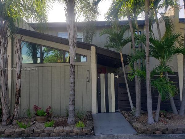 Snapper Creek Townhouses, 7104 SW 111th Pl #7104, Kendall, Florida 33173, image 2