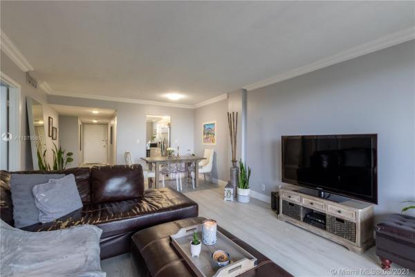 Coronado At Jacaranda, 250 Jacaranda Dr #506, Plantation, Florida 33324, image 1