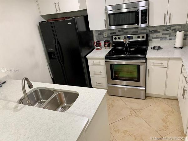 Courtyards In The Crossings, 11432 SW 132nd Ct, The Crossings, Florida 33186, image 2