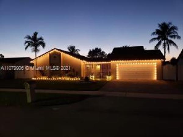 Country Lake Manors, 19360 NW 57th Ct, Country Club, Florida 33015, image 2