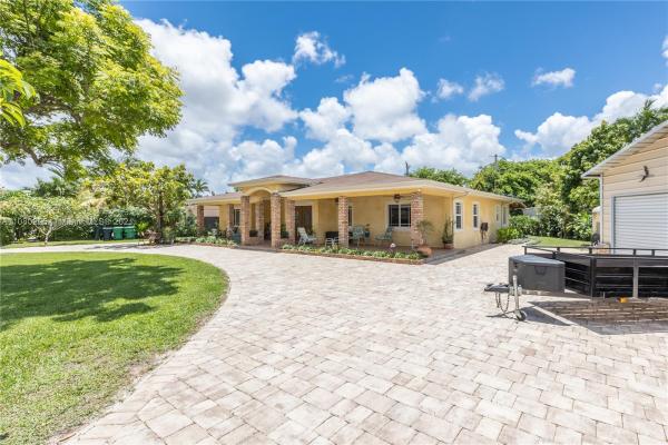 Tropical Estates, 5130 SW 99th Ave, Olympia Heights, Florida 33165, image 2