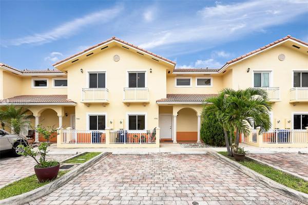 Tuscan Lake Villas, 7470 NW 178th Ter #7470, Country Club, Florida 33015, image 2