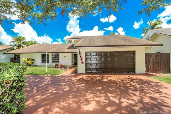 Lindgren Central, 11345 SW 128th Ct, The Crossings, Florida 33186, image 1