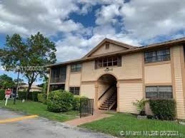 18875 NW 62nd Ave #201-8, Country Club, Florida 33015, image 3