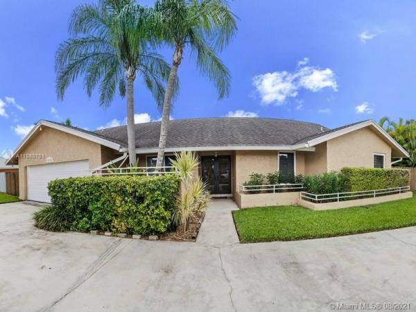 Shores Lindgren, 11931 SW 132nd Ave, The Crossings, Florida 33186, image 2