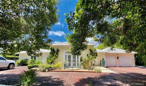 Coral Gables Country Club, 1361 Alegriano Ave, Coral Gables, Florida 33146, image 2