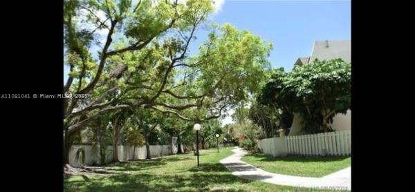 1651 NE 115th St #35C, Unincorporated Dade County, Florida 33181, image 1