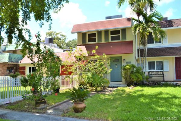Executive Manors, 1735 NE 142nd St #1735, North Miami, Florida 33181, image 2