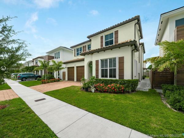 Venetian Parc, 15240 SW 176th Ter, Richmond West, Florida 33187, image 2