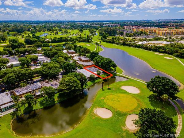 Country Club Of Miami Fairway Villas, 18800 W Lake Dr #18800, Hialeah, Florida 33015, image 2