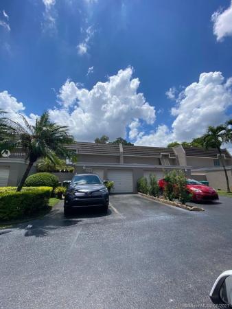 Fairway Townhouses, 19636 Bobolink Dr 0, Country Club, Florida 33015, image 2