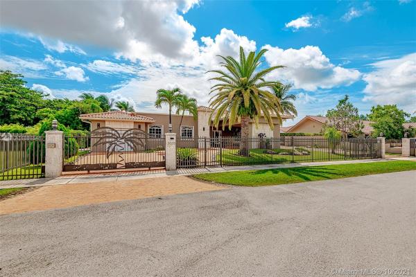 Cicely Estates, 3005 SW 99th Ct, University Park, Florida 33165, image 2