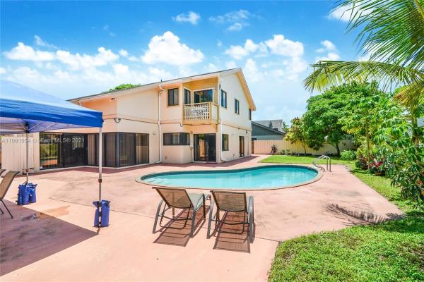 Sky Lake Terrace, 663 NE 204th Ln, Ives Estates, Florida 33179, image 1