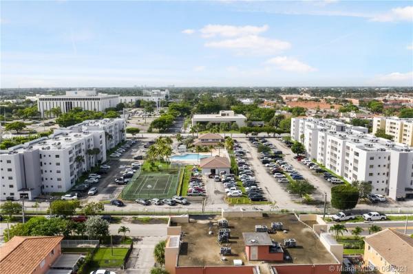 Fontainebleau Gardens, 8075 NW 7th St #205, Fountainebleau, Florida 33126, image 2