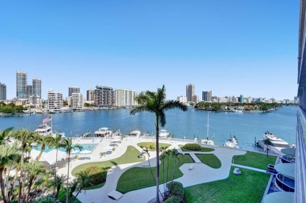King Cole, 900 Bay Dr #522, Miami Beach, Florida 33141, image 2