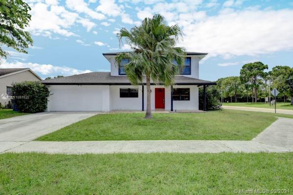 Indian Wells, 10673 Kasmir Ct, Boynton Beach, Florida 33437, image 2