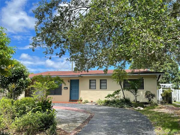 Heftler Homes Sunset Park, 7601 SW 97th Ct, Sunset, Florida 33173, image 2