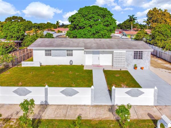 Miami Gardens Manor, 19710 NW 48th Ave, Miami Gardens, Florida 33055, image 2