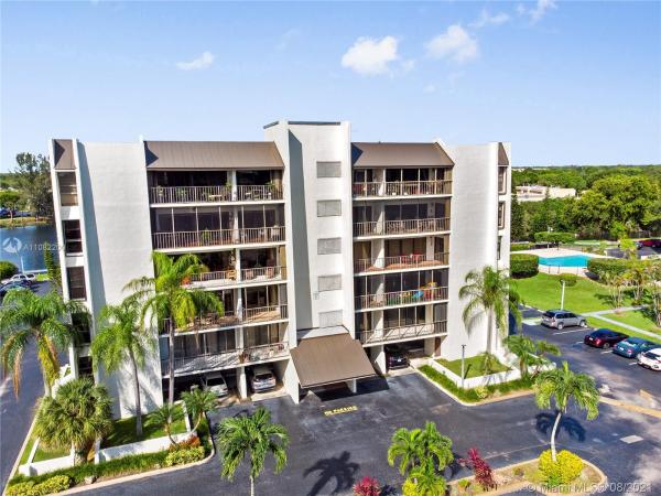 Racquet Club Of Kendale Lakes, 14203 SW 66 St #201, Kendale Lakes, Florida 33183, image 2