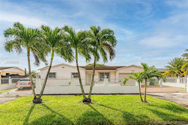 Royale Green, 12750 SW 47th St, Kendale Lakes, Florida 33175, image 2