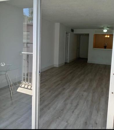 Villa Royal, 6855 Abbott Ave #201, Miami Beach, Florida 33141, image 2