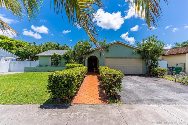 Meadow Wood Manor, 13370 SW 261st Ter, Princeton, Florida 33032, image 2