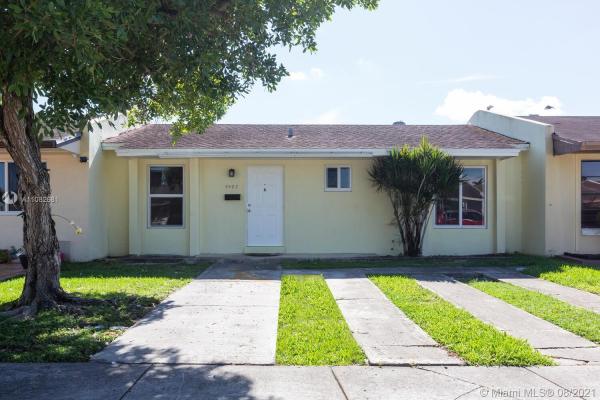 Royale Green, 5407 SW 128th Ct #5407, Kendale Lakes, Florida 33175, image 2